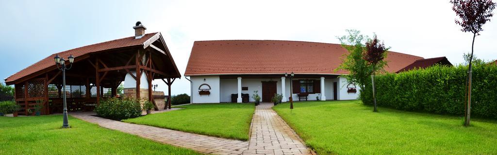 Falusi Patika - Tisza-To Vendeghaz Tiszaszolos ภายนอก รูปภาพ